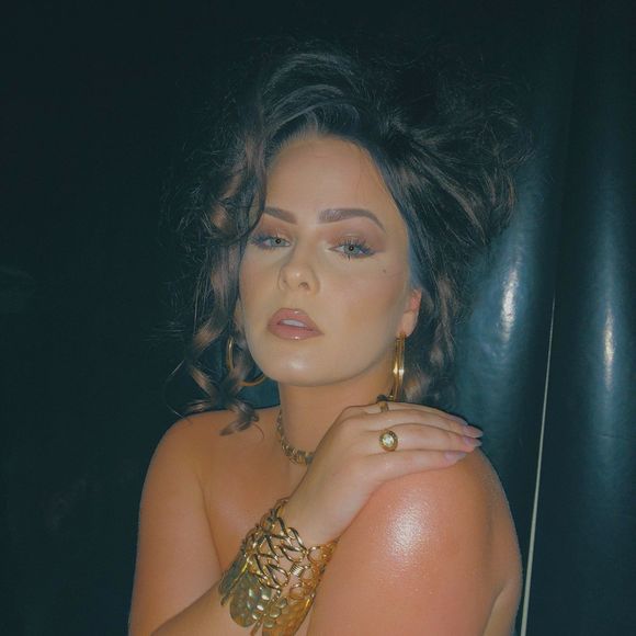 Meet your Posher, Ella - Picture 1 of 1